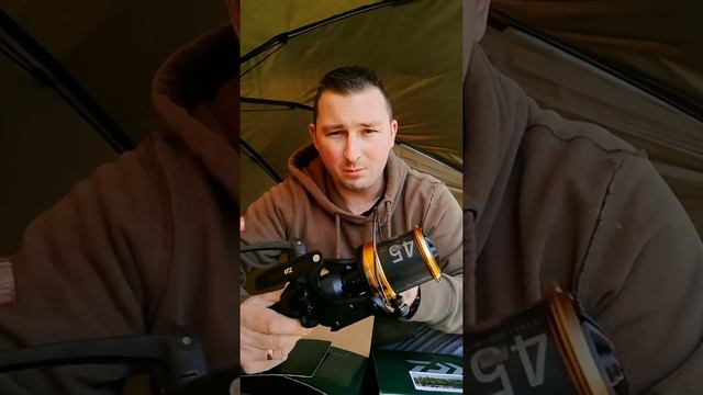 Daiwa Emblem 45 SCW QD OT Unboxing смотреть онлайн