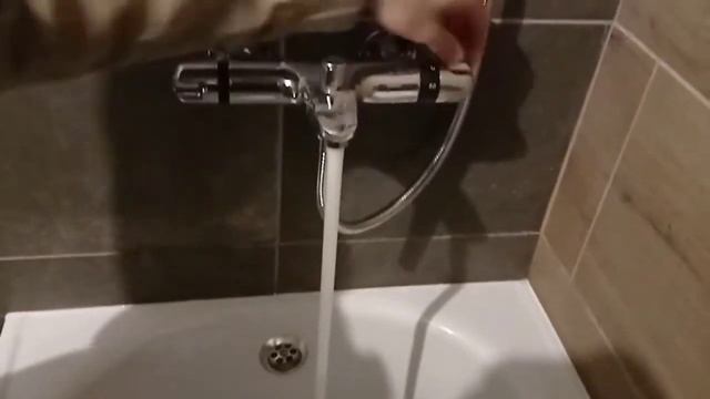 Смеситель термостат и разное давление в трубах ХВС и ГВС. смотреть онлайн