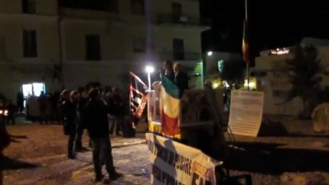 Roberto Fiore Forza Nuova a Lampedusa смотреть онлайн