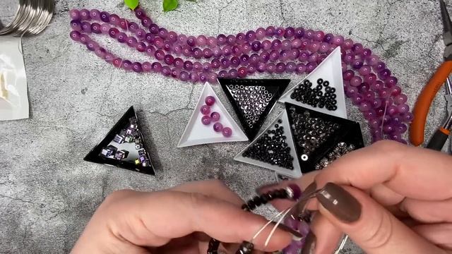 СОБИРАЕМ БРАСЛЕТ | СЕКРЕТЫ | БАЗОВАЯ ТЕХНИКА СБОРКИ | MEMORY WIRE BRACELET DIY смотреть онлайн
