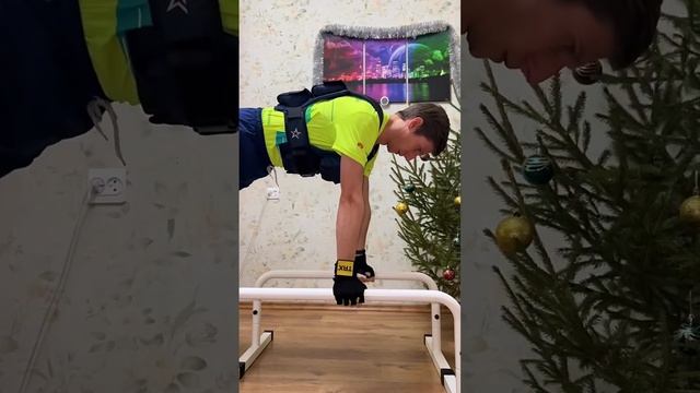 День №100. 120 отжиманий 8км бег. #pushups & #run Доп: Подтягивания, Подъём ног уголком, Приседания смотреть онлайн