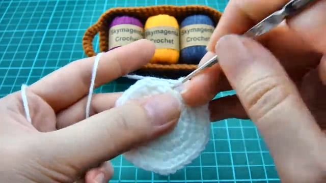 Easy Crochet Amigurumi Tutorial - Dumpling