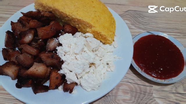 Jumări cu mămăligă ,brânză de oi și dulceață de ardei iuți🐷🧀🌶Monik Cooking смотреть онлайн