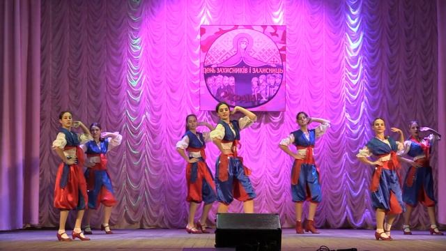 Зразковий ансамбль танцю "Самоцвіти" - "Розпрягайте хлопці коні" ("Маруся раз, два, три калина") смотреть онлайн