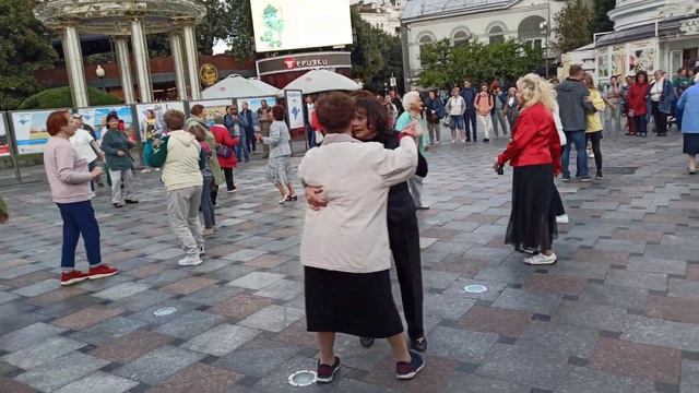 Народные танцы для всех в Ялте смотреть онлайн