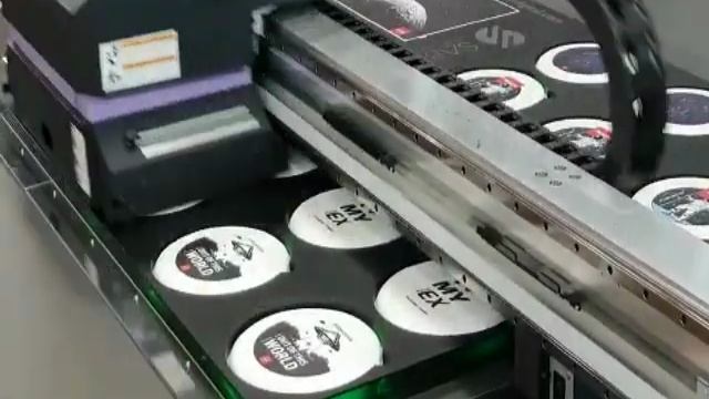 Печать на широкоформатном планшетном принтере Mimaki JFX200-2513 EX смотреть онлайн