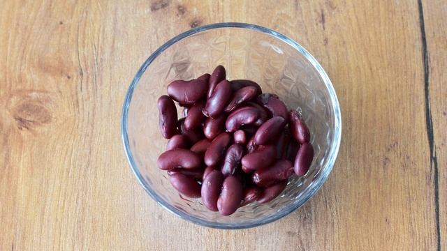 КАК ПРИГОТОВИТЬ САЛАТ С ФАСОЛЬЮ И МЯСОМ? С говядиной, без майонеза, на праздник и на каждый день смотреть онлайн