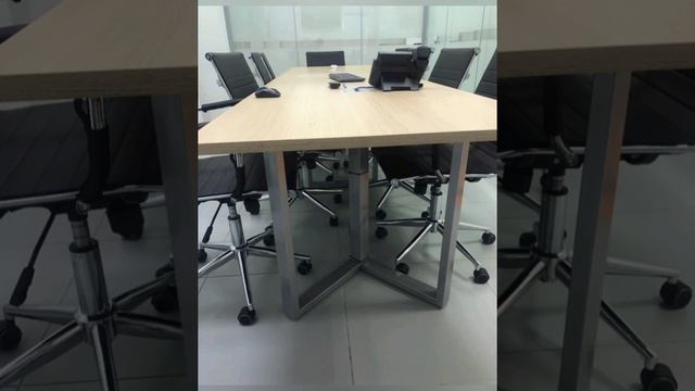 Конференц-стол, стол для переговоров