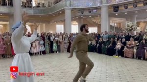 ЛОВЗАР 2021 ХУСЕЙН И ХАСАН ХАЛИЕВЫ ТАНЦУЮТ