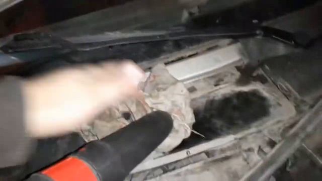 Листья в печке Приоры, как убрать? смотреть онлайн