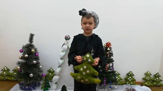 «Читаем стихи Деду Морозу». Игнат РОВБО, 5 лет, г. Лида. смотреть онлайн