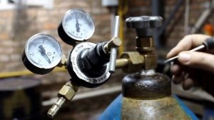 Наполнения баллона высокого давления, кислород, азот, Аргон, типы и виды вентилей