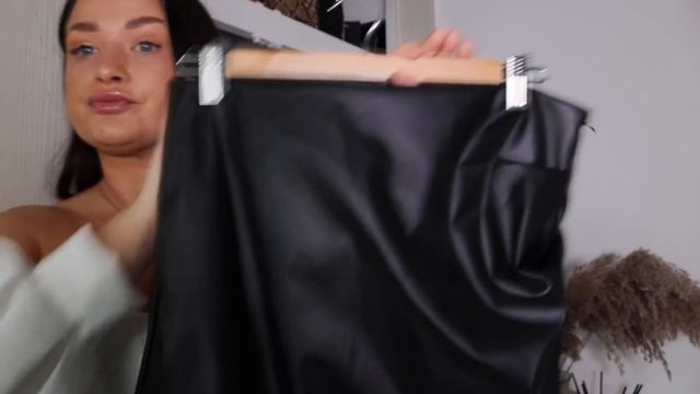 WHAT SKIRTS TO WEAR TO HIDE A TUMMY | FLATTERING TYPES OF SKIRTS | FLATTEN FUMPA смотреть онлайн