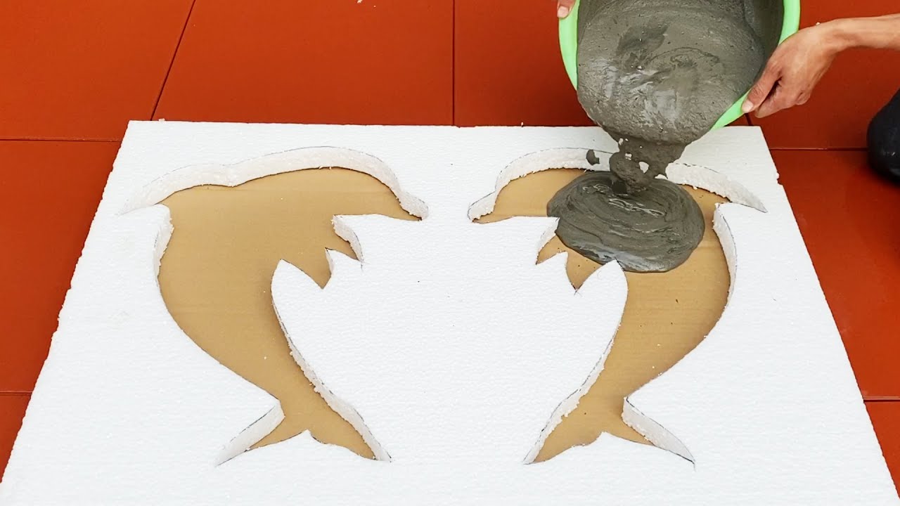 Журнальный столик и цветочные горшки дома. Пенополистирол и цемент, керамическая плитка, поддон