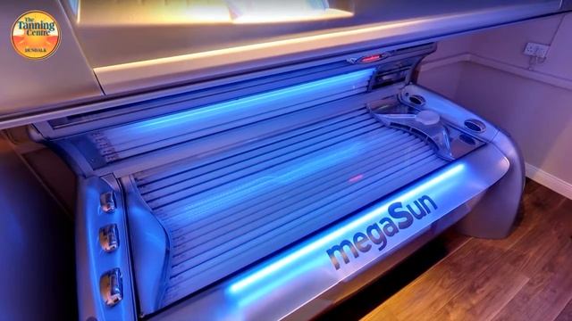 The Tanning Centre HD смотреть онлайн