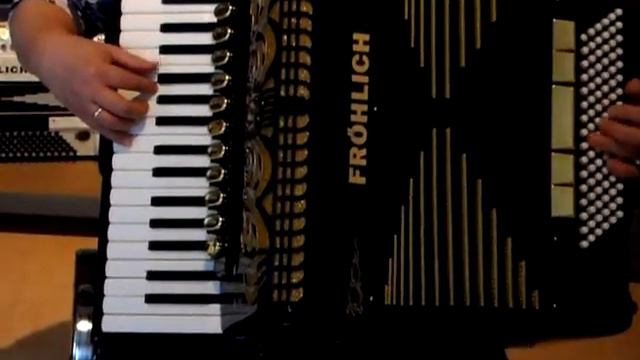 Akkordeon Fröhlich Schumann Cassotto Jubiläumsmodell Video Klangprobe смотреть онлайн