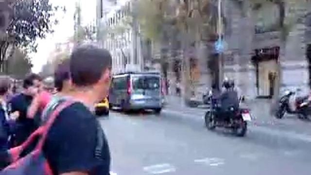 Lamborghini Gallardo LP 560 vs. Ferrari F430 in Barcelona смотреть онлайн