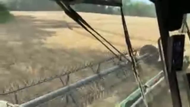 JOHN DEERE  X9 Ride Along In Wheat Harvest