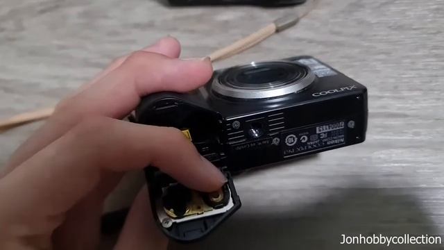 Fixing Missing Camera Battery Cover смотреть онлайн