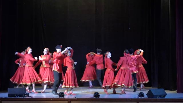 Русский танец "Четыре двора" смотреть онлайн