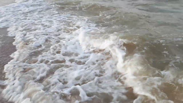 Медузы в Кирилловке вечером на Пляже - не видно. Море тёплое. Азовское море Кирилловка смотреть онлайн