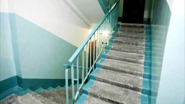 Зачем в СССР ступеньки в подъездах красили по краям? Секрет раскрыт! смотреть онлайн