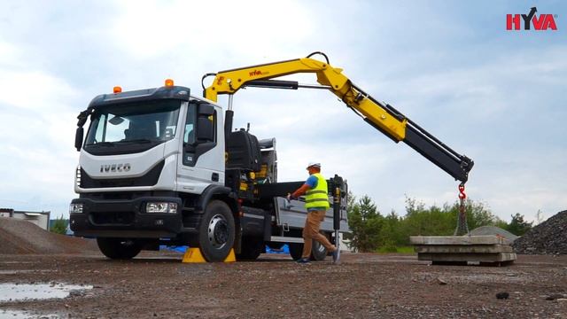 Iveco with HyvaCrane - universal truck смотреть онлайн