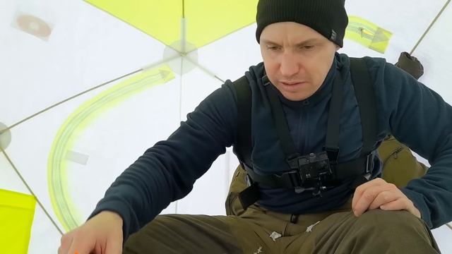 На улице -20, а в палатке ЖАРА! Зимняя рыбалка в мороз! Активный клев. смотреть онлайн