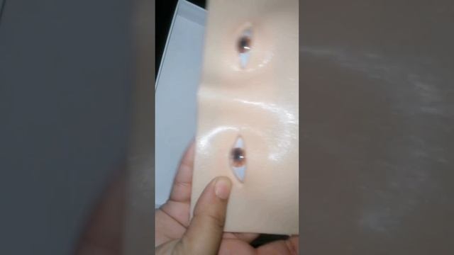 Viral Makeup Practice Board || Honest Review || by iqra Umair... смотреть онлайн