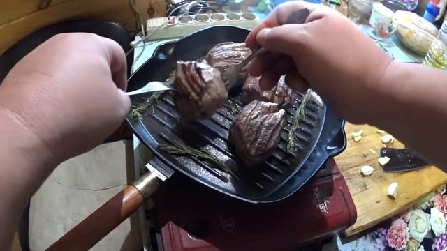 Филе миньон на сковороде. как приготовить стейк филе миньон. Filet mignon.Diet steak. смотреть онлайн