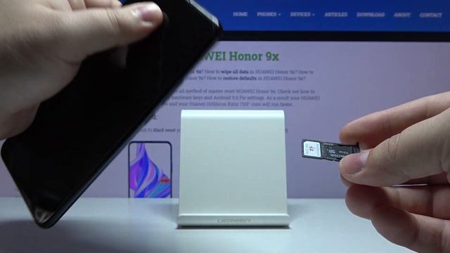 How to Insert SD and SIM Cards to Honor 9X - Extend Devices Memory смотреть онлайн