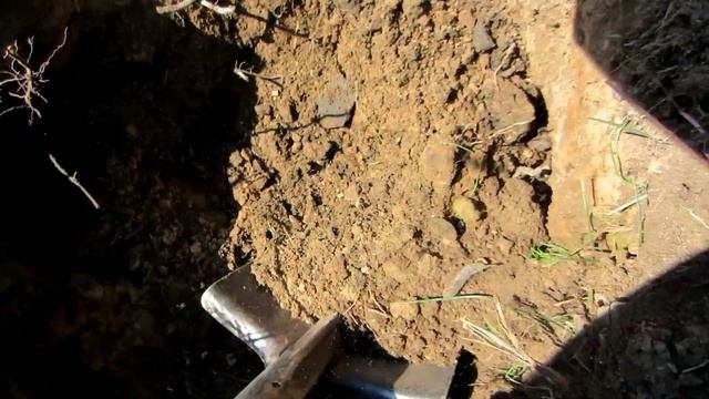 Как реально можно найти старинные монеты на заброшенном старом шурфе. смотреть онлайн
