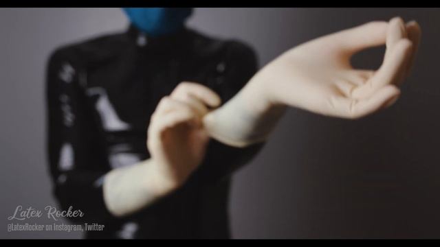 Putting on Micro-Touch Latex Exam Gloves смотреть онлайн
