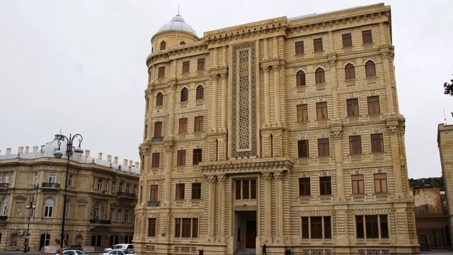 Прогулка по Баку часть 2 фото.mpg