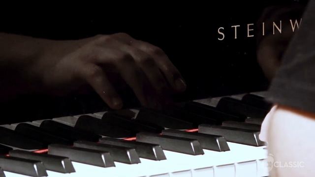 Genevieve Lacey plays Sculthorpe's Koori Dreaming смотреть онлайн