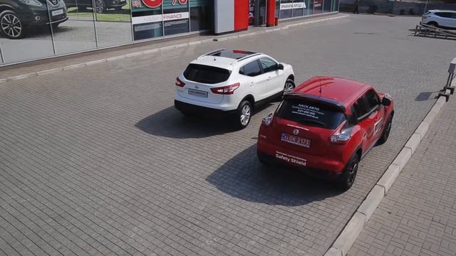 NISSAN Qashqai - паркуется сам - параллельная парковка смотреть онлайн