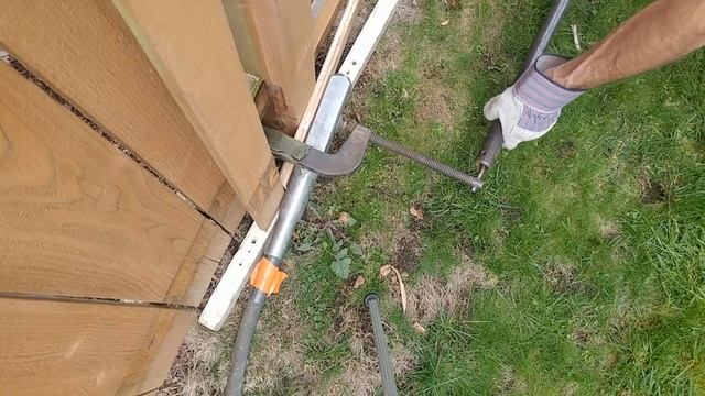 How To Straighten Leaning Fence Posts Faster with a Concrete Vibrator смотреть онлайн