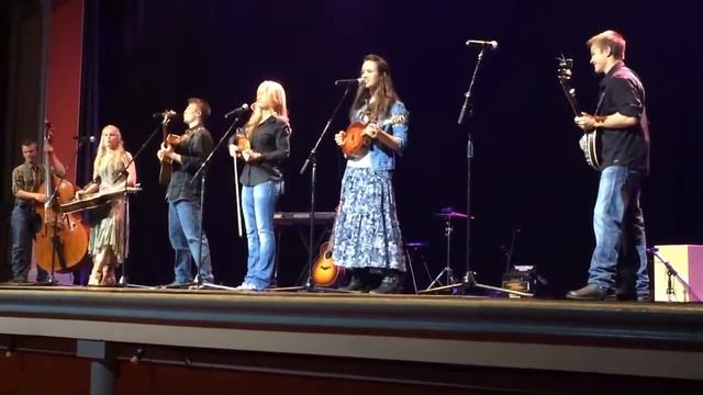 The Willis Clan "Ode to the Toad" at Dollywood смотреть онлайн
