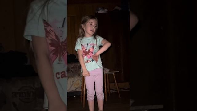 Танец Арины под девочка не плачь VikiShow смотреть онлайн