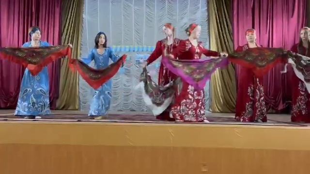 День Республики. Танец "Русские узоры". 7-8 классы Фурмановской средней школы смотреть онлайн