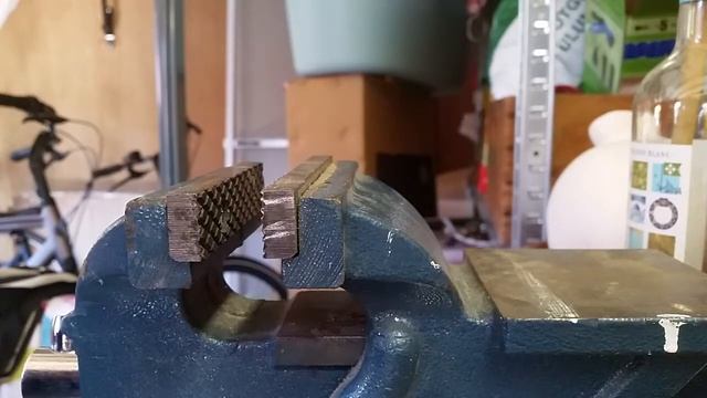 How To Split A Euro Coin! смотреть онлайн