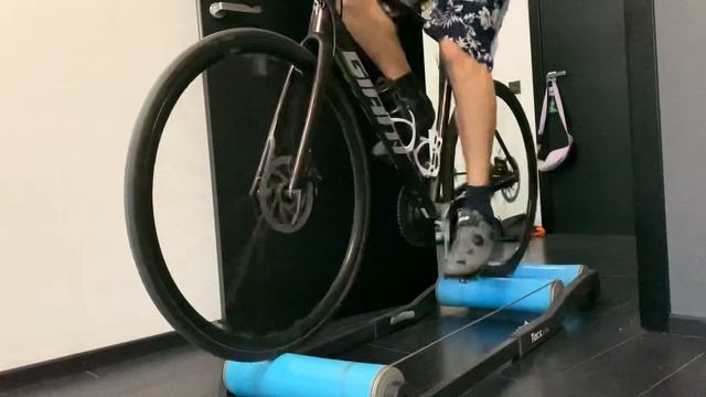 Tacx Antares, велотренажер. Шумность в квартире. смотреть онлайн