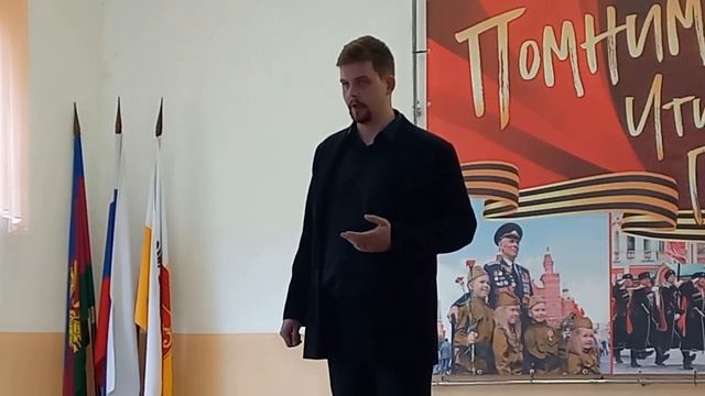 Н. Богословский, стихи В. Агатова ''Тёмная Ночь'' -поёт Игорь Сватковский. смотреть онлайн