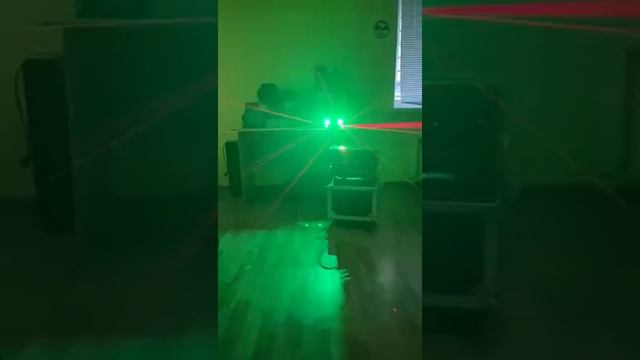 Веерный лазер RGB с уф диодами и RGB диодами смотреть онлайн