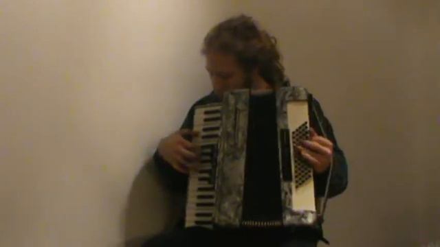 Augustin Playing the Accordion смотреть онлайн