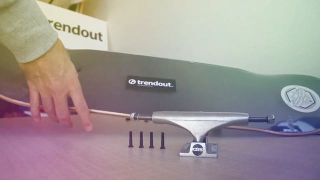 Skateboard Trendout® Stripe 7.75'' + Polster Trucks I Setup смотреть онлайн