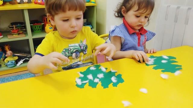 Сиреневая (младшая группа). Аппликация 