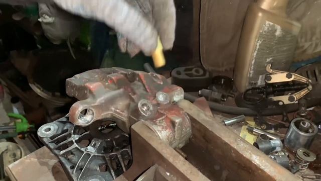 Реставрация заднего тормозного суппорта Laguna 2 с полной разборкой ч.2. Восстановление прокачки✅⚠ смотреть онлайн