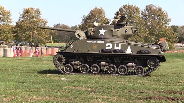 M4 Sherman Easy Eight Tank Demonstration | at Army Heritage and Education Center, Carlisle, PA смотреть онлайн