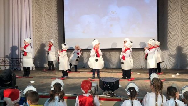 Танец снеговиков! Смотреть до конца!!! смотреть онлайн